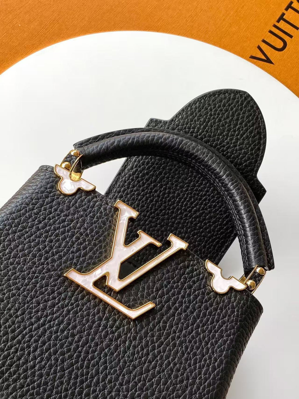 Lv Capucines Mini (Black) (Pre-order)