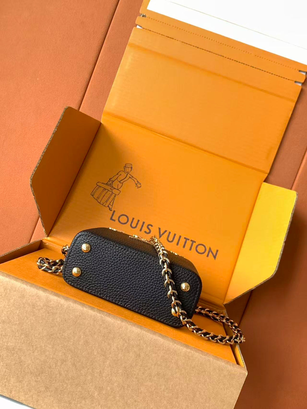Lv Capucines Mini (Black) (Pre-order)